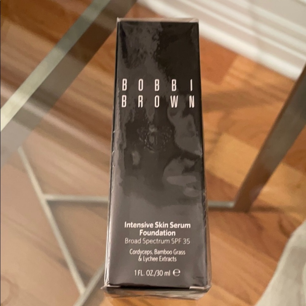 Bobbi Brown intensive skin serum foundation